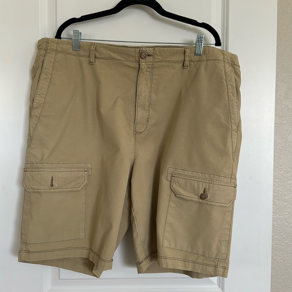 Tommy Bahama Men’s Tan Cargo Shorts